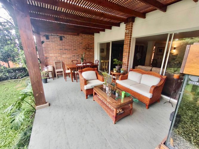 Casa de 3 alcobas en venta en El Poblado, Medellín, 200 m² · foto 7 de 24