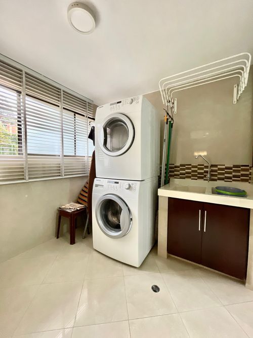 Apartamento de 3 alcobas en venta en Montearroyo, Bogotá, 230 m² · foto 3 de 16
