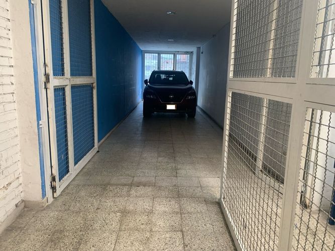 Casa de 3 alcobas en venta en Santa Barbara, Bogotá, 329 m² · foto 2 de 15
