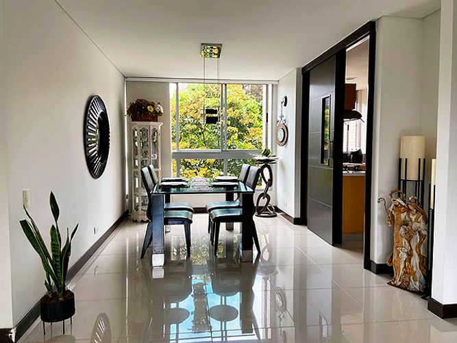 Apartamento de 3 alcobas en arriendo en El Poblado, Medellín, 164 m² · foto 2 de 13