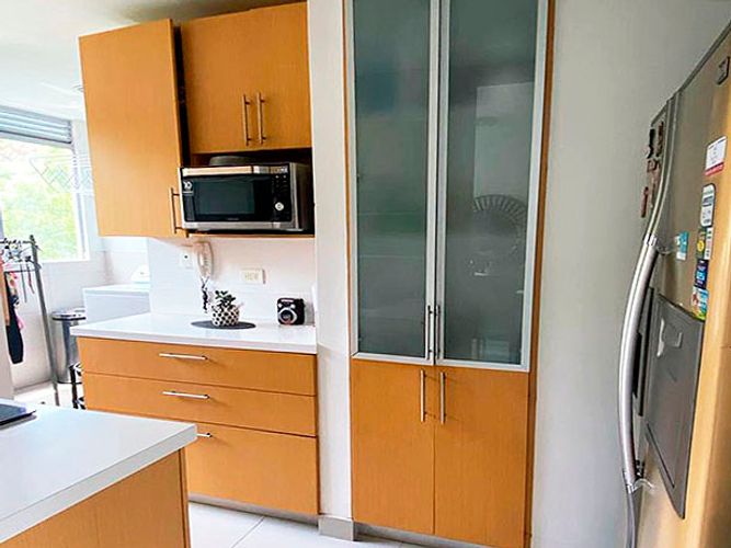 Apartamento de 3 alcobas en arriendo en El Poblado, Medellín, 164 m² · foto 4 de 13