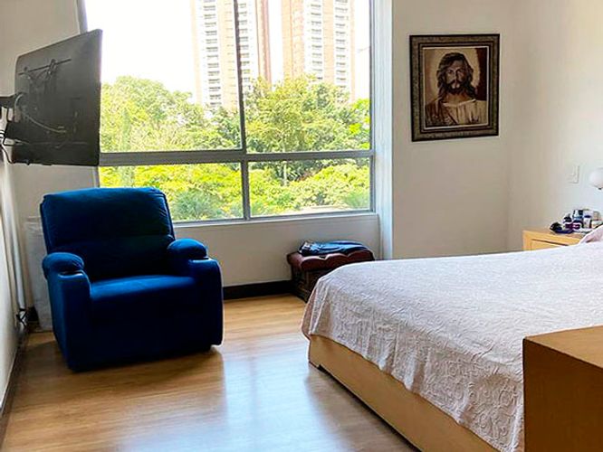 Apartamento de 3 alcobas en arriendo en El Poblado, Medellín, 164 m² · foto 7 de 13