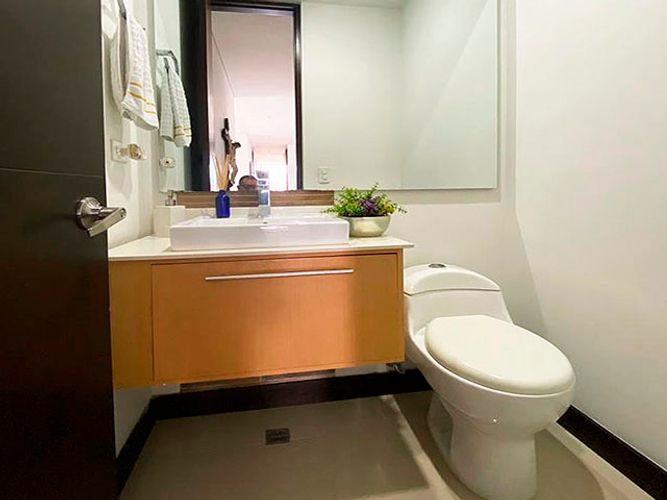 Apartamento de 3 alcobas en arriendo en El Poblado, Medellín, 164 m² · foto 9 de 13
