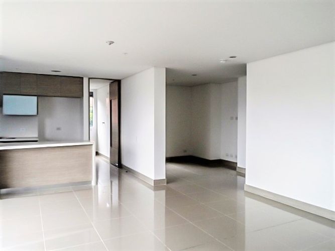 Apartamento de 3 alcobas en arriendo en El Poblado, Medellín, 140 m² · foto 5 de 16