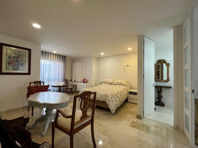 Apartamento de 2 alcobas en venta en El Poblado, Medellín, 135 m² · foto 7 de 17