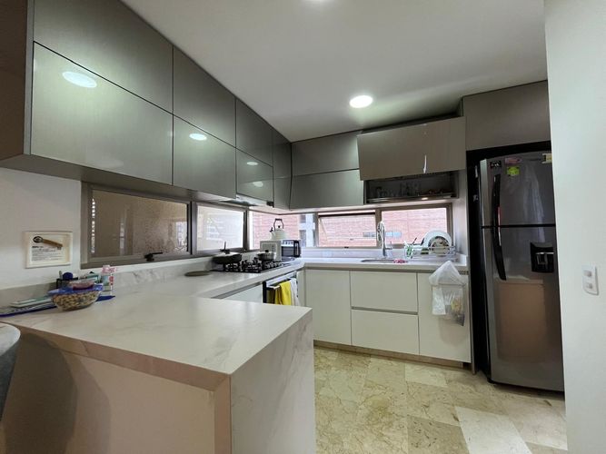 Apartamento de 2 alcobas en venta en El Poblado, Medellín, 135 m² · foto 8 de 17