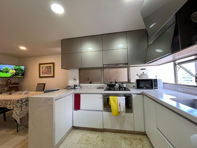 Apartamento de 2 alcobas en venta en El Poblado, Medellín, 135 m² · foto 9 de 17