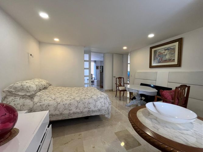 Apartamento de 2 alcobas en venta en El Poblado, Medellín, 135 m² · foto 11 de 17