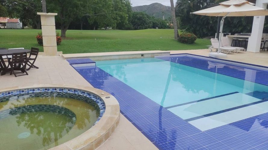 Casa de 4 alcobas en venta en Bosques De Peñalisa, Ricaurte, 381 m² · foto 4 de 14