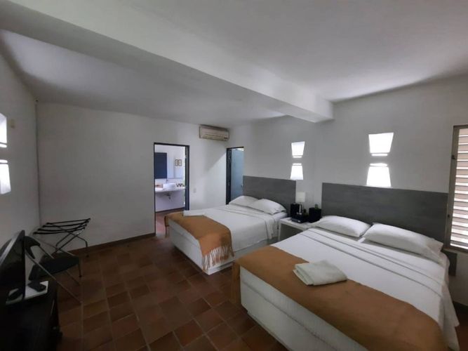 Casa de 4 alcobas en venta en Bosques De Peñalisa, Ricaurte, 381 m² · foto 10 de 14
