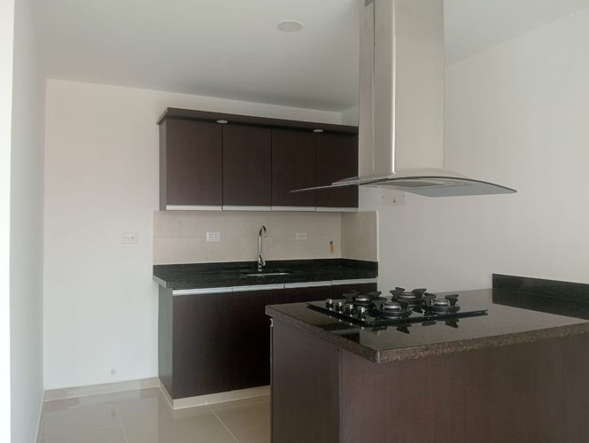 Apartamento de 4 alcobas en arriendo en Laureles, Medellín, 130 m² · foto 5 de 18