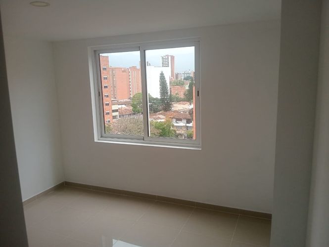 Apartamento de 4 alcobas en arriendo en Laureles, Medellín, 130 m² · foto 10 de 18