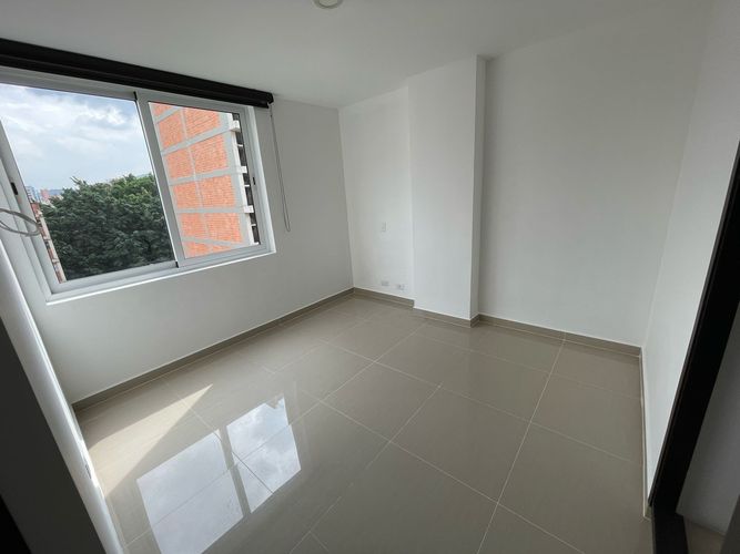 Apartamento de 4 alcobas en arriendo en Laureles, Medellín, 130 m² · foto 11 de 18
