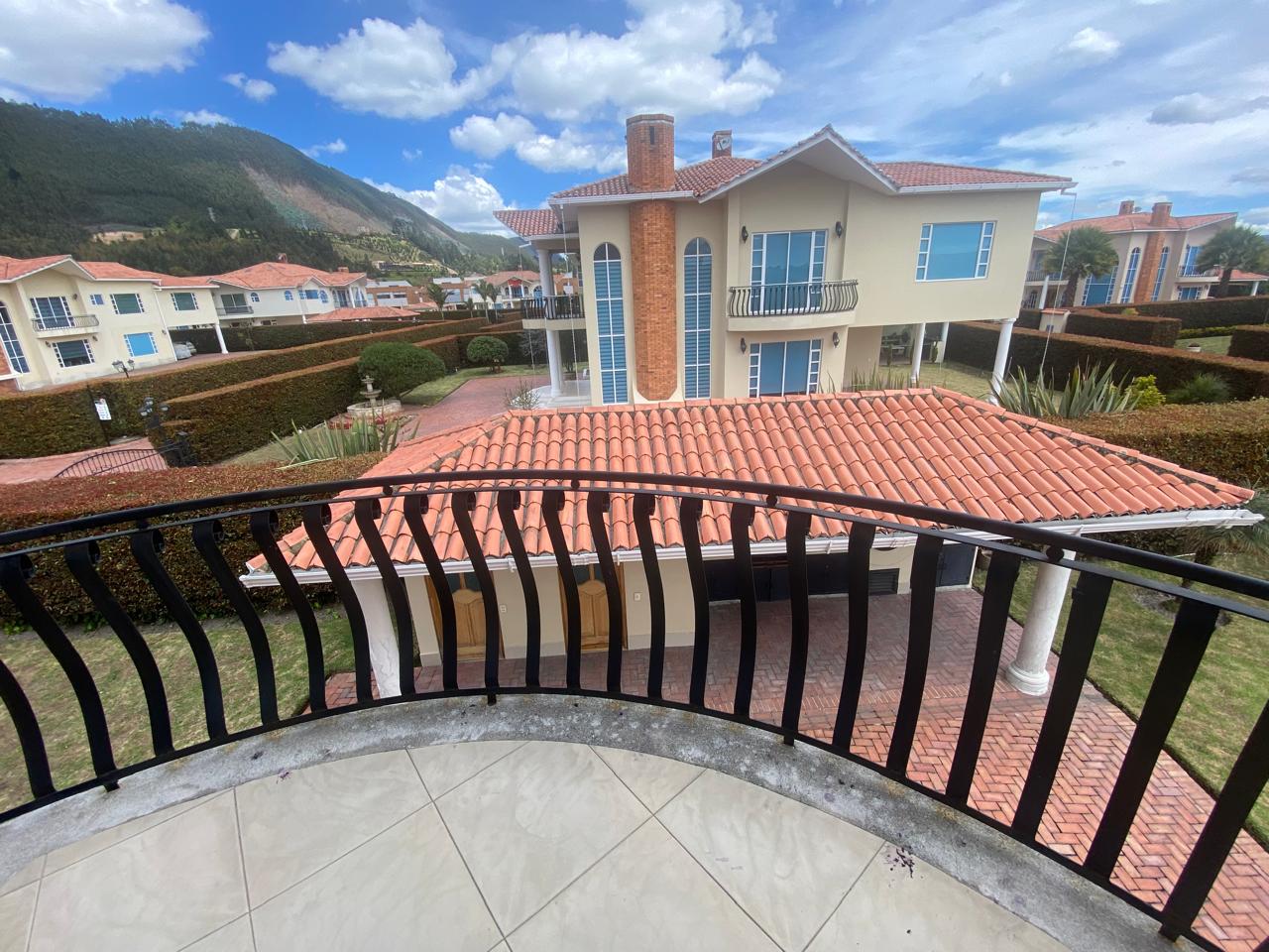 Casa en venta en Chuntame, Cajicá · foto 2 de 24