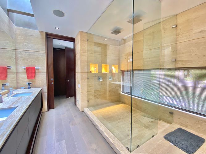 Casa de 3 alcobas en venta en Santa Barbara Alta, Bogotá, 363 m² · foto 15 de 24