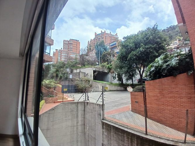 Apartamento de 1 alcoba en venta en El Refugio, Bogotá, 55 m² · foto 6 de 24