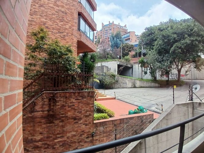 Apartamento de 1 alcoba en venta en El Refugio, Bogotá, 55 m² · foto 8 de 24