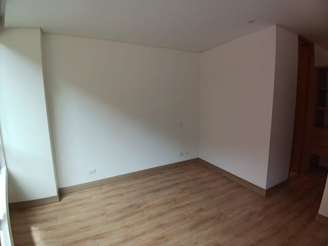 Apartamento de 1 alcoba en venta en El Refugio, Bogotá, 55 m² · foto 18 de 24