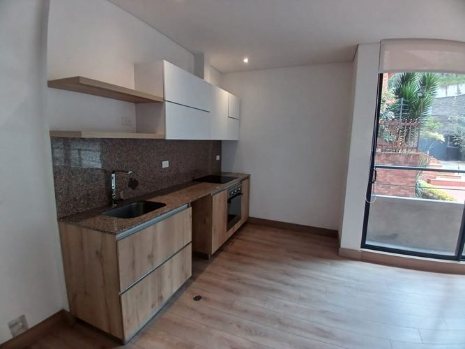 Apartamento de 1 alcoba en venta en El Refugio, Bogotá, 55 m² · foto 21 de 24