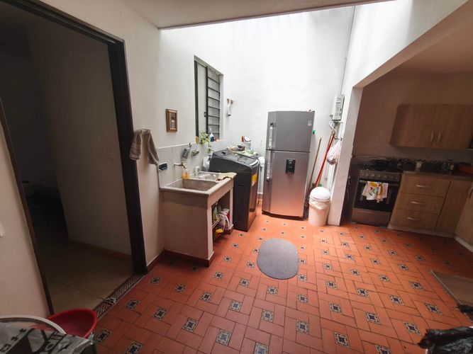 Casa de 5 alcobas en venta en Florida Nueva, Medellín, 205 m² · foto 7 de 20