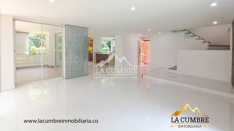 Casa de 4 alcobas en arriendo en Bosques De San Jorge, Envigado, 350 m² · foto 2 de 21