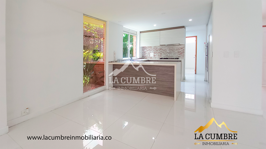 Casa de 4 alcobas en arriendo en Bosques De San Jorge, Envigado, 350 m² · foto 5 de 21