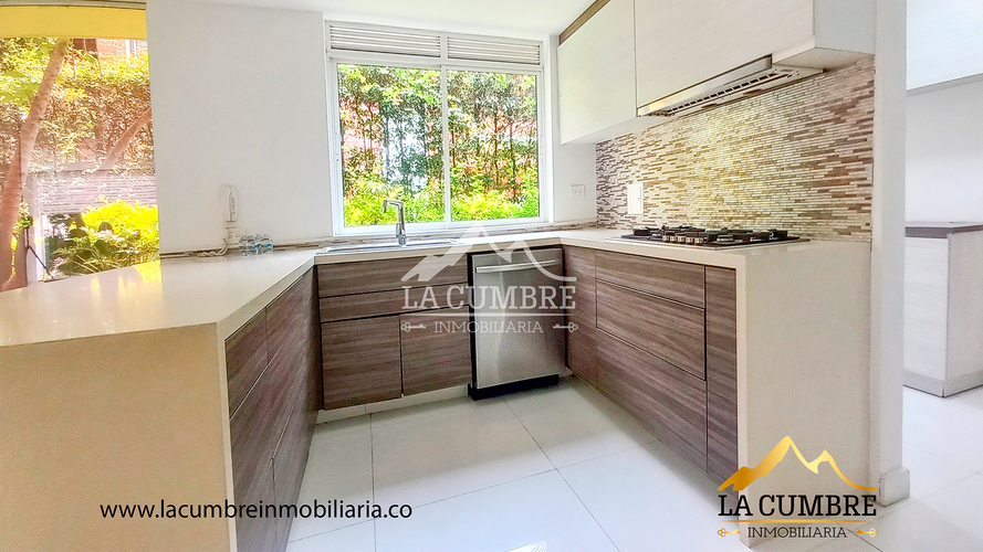 Casa de 4 alcobas en arriendo en Bosques De San Jorge, Envigado, 350 m² · foto 7 de 21