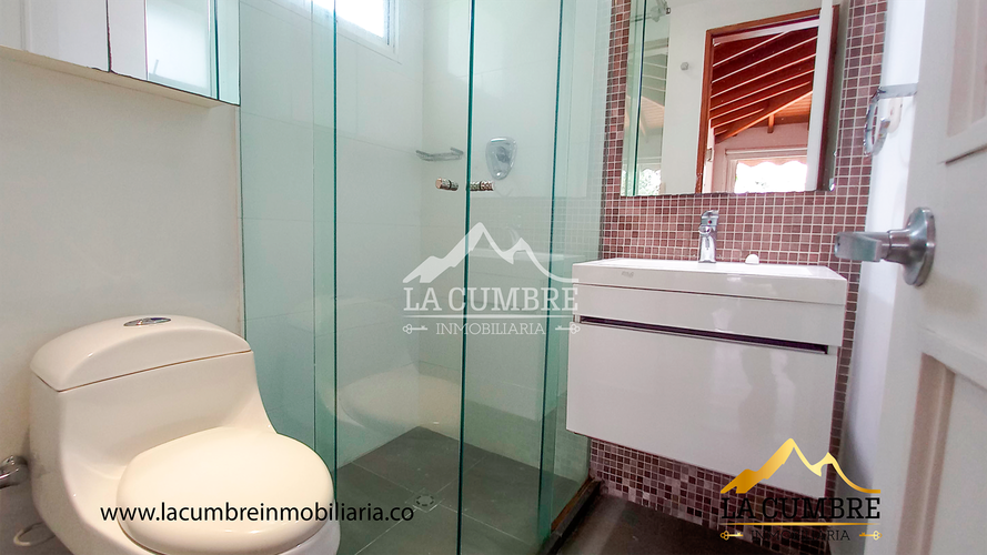 Casa de 4 alcobas en arriendo en Bosques De San Jorge, Envigado, 350 m² · foto 17 de 21
