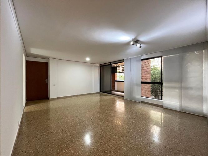 Apartamento de 2 alcobas en arriendo en El Poblado, Medellín, 86 m² · foto 2 de 16