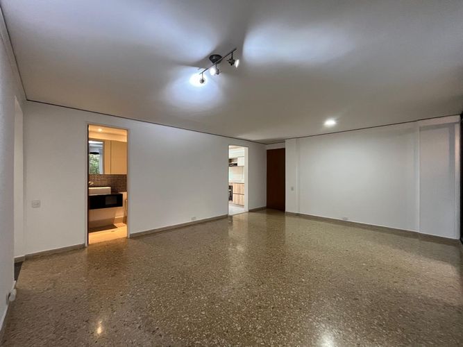 Apartamento de 2 alcobas en arriendo en El Poblado, Medellín, 86 m² · foto 3 de 16