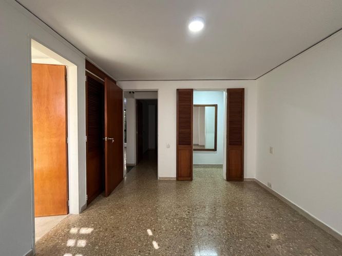 Apartamento de 2 alcobas en arriendo en El Poblado, Medellín, 86 m² · foto 9 de 16