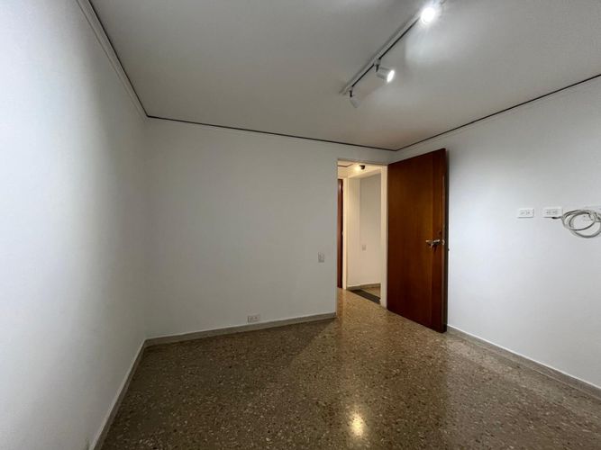 Apartamento de 2 alcobas en arriendo en El Poblado, Medellín, 86 m² · foto 11 de 16