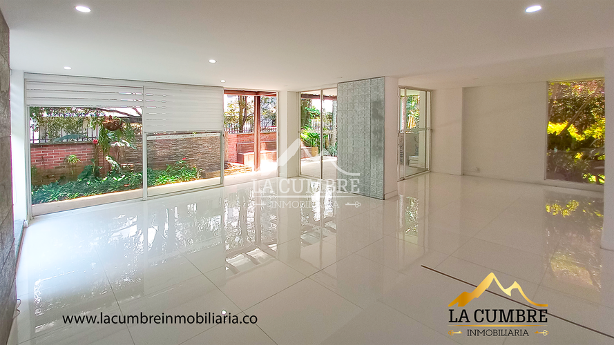 Casa de 5 alcobas en venta en Bosques De San Jorge, Envigado, 350 m² · foto 3 de 21