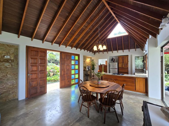Casa de 3 alcobas en venta en Vallano, Sabaneta, 186 m² · foto 2 de 24