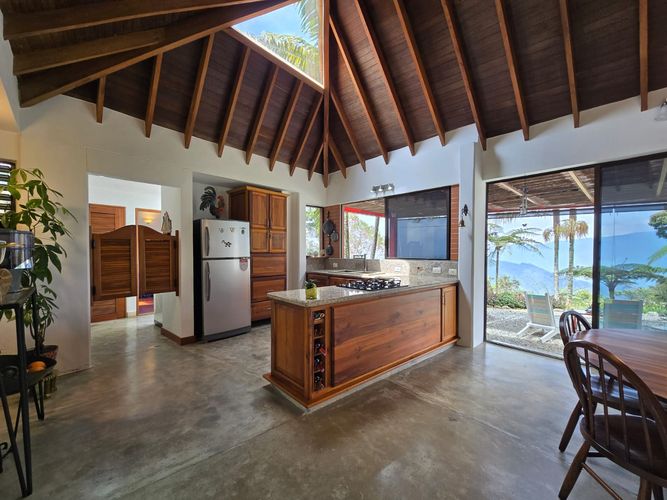 Casa de 3 alcobas en venta en Vallano, Sabaneta, 186 m² · foto 3 de 24