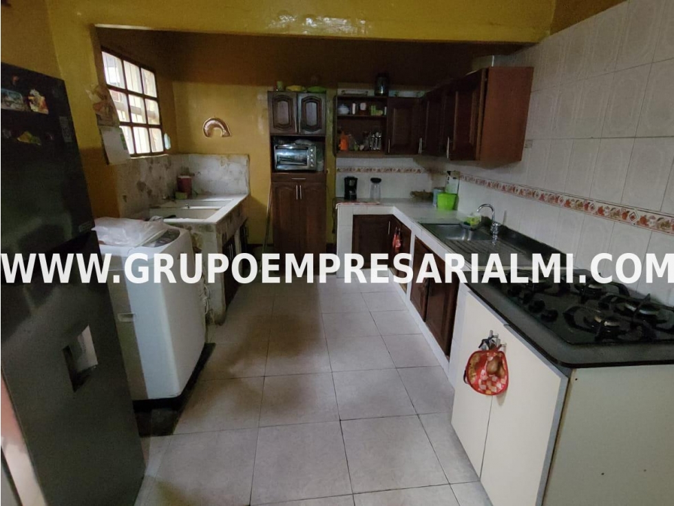 Apartaestudio en venta en La america, Medellín 2