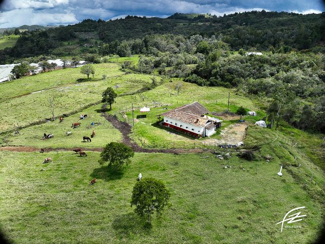 Lote en venta en Guarne, 7 m² · foto 5 de 11