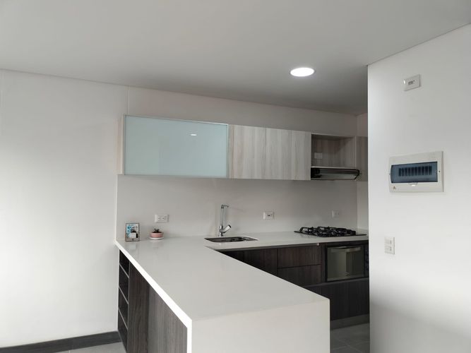 Apartamento de 2 alcobas en arriendo en El Poblado, Medellín, 84 m² · foto 4 de 17