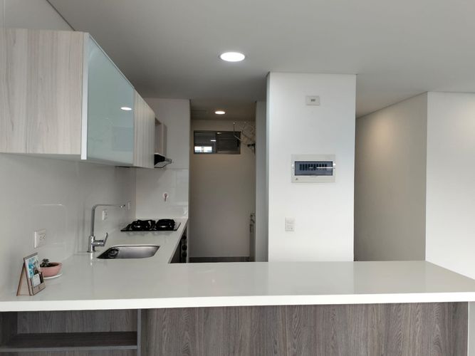 Apartamento de 2 alcobas en arriendo en El Poblado, Medellín, 84 m² · foto 7 de 17