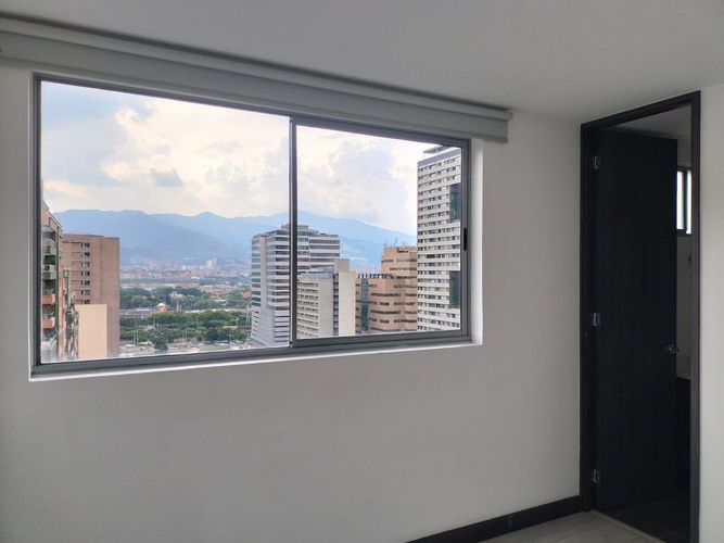 Apartamento de 2 alcobas en arriendo en El Poblado, Medellín, 84 m² · foto 14 de 17