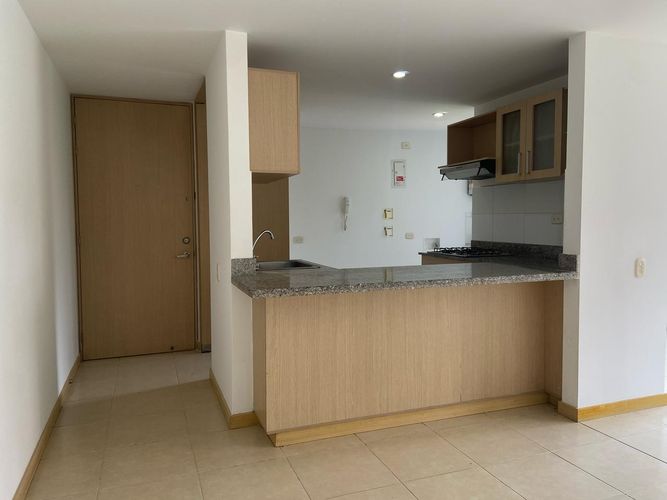 Apartamento de 3 alcobas en arriendo en San Jose, Sabaneta, 92 m² · foto 6 de 20