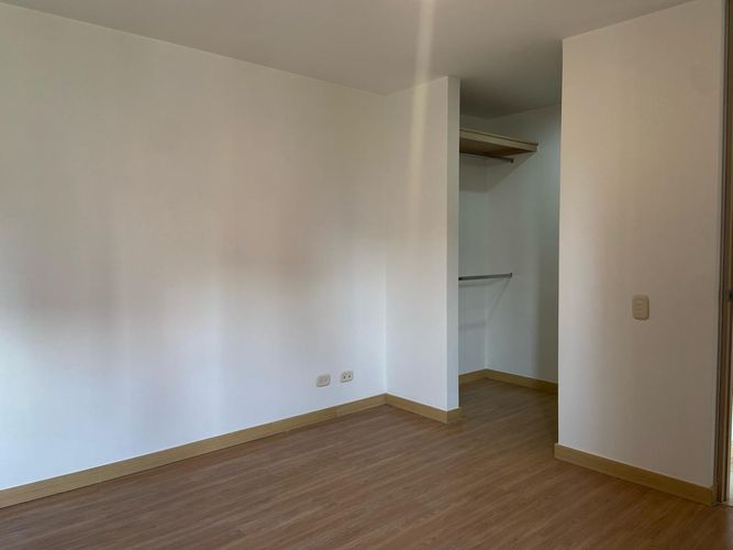 Apartamento de 3 alcobas en arriendo en San Jose, Sabaneta, 92 m² · foto 11 de 20
