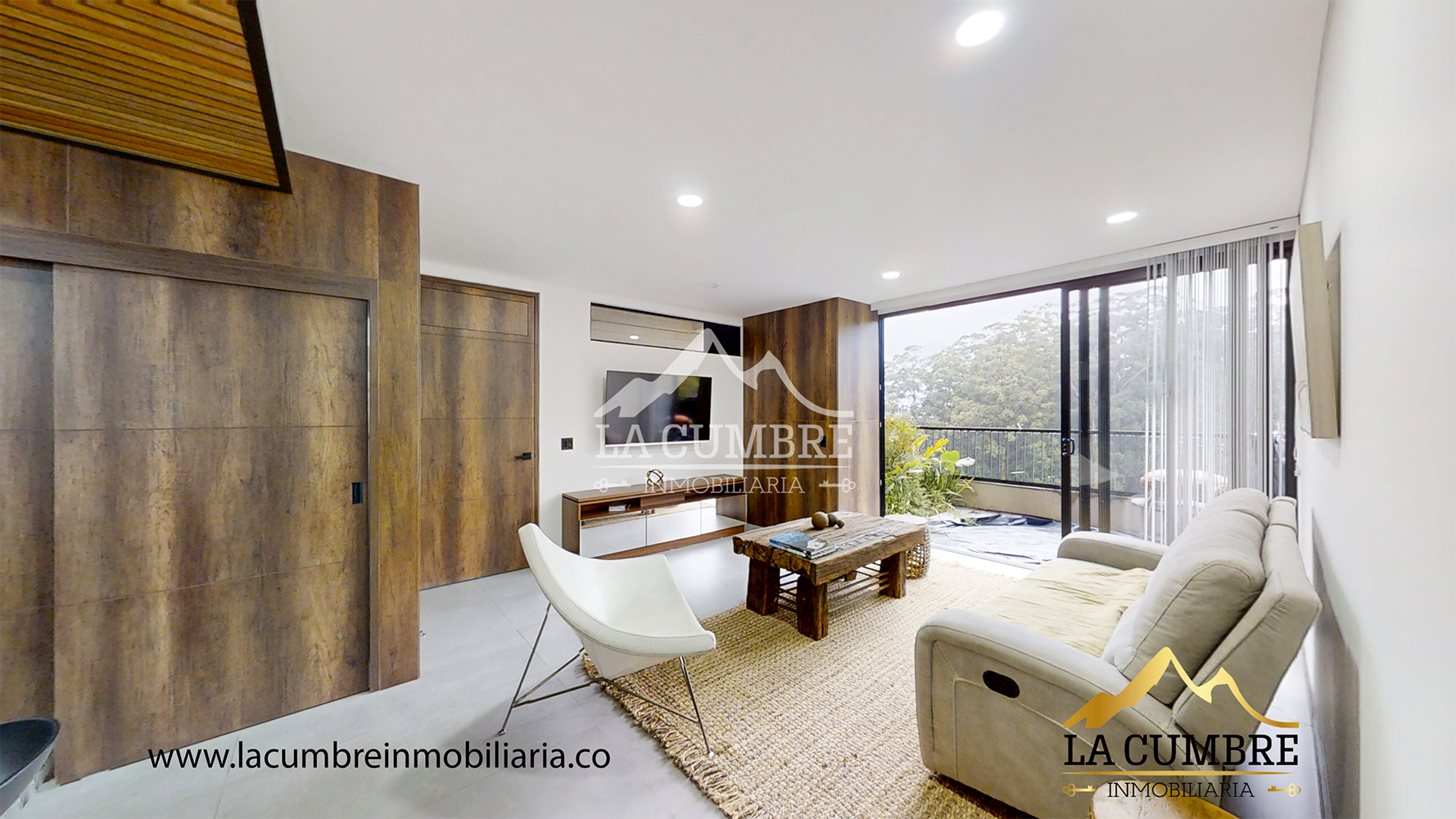 Apartamento en arriendo en Altos Del Poblado, Medellín · foto 2 de 14