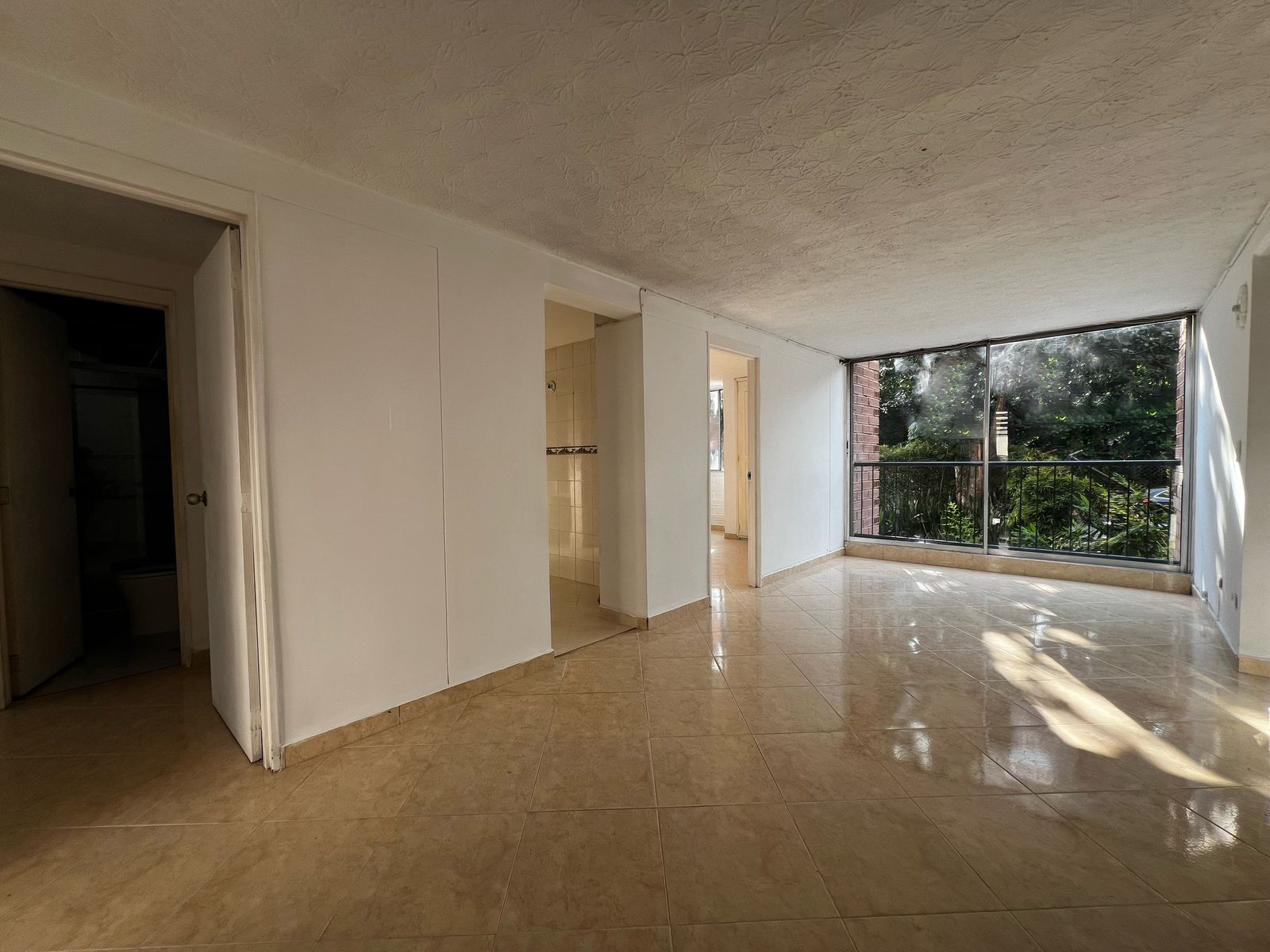 Apartamento en arriendo en Uribe Angel, Envigado · foto 2 de 14