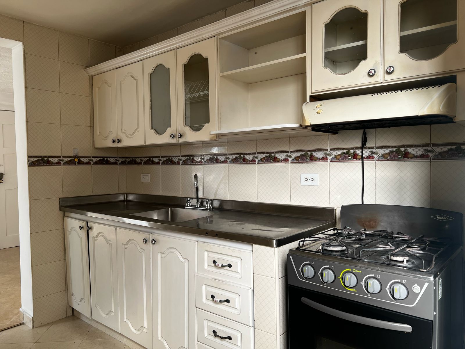 Apartamento en arriendo en Uribe Angel, Envigado · foto 6 de 14