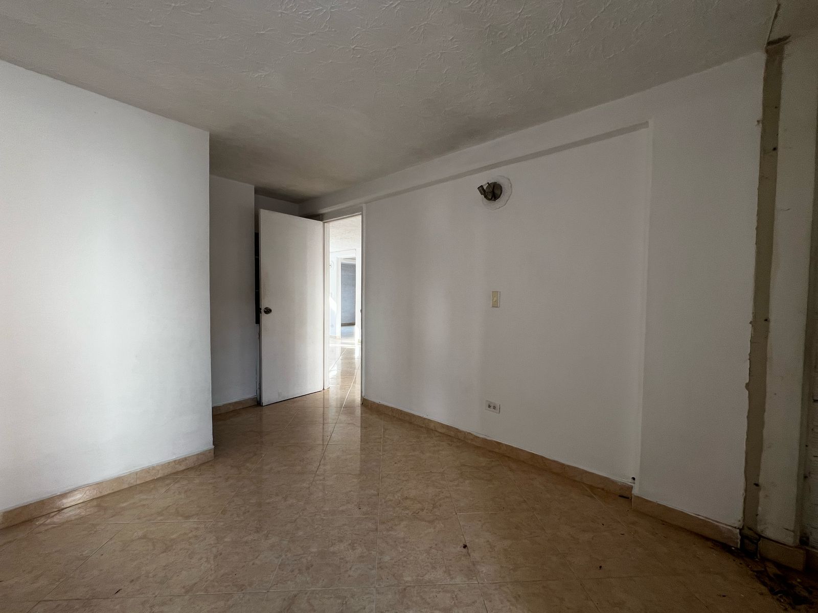 Apartamento en arriendo en Uribe Angel, Envigado · foto 10 de 14