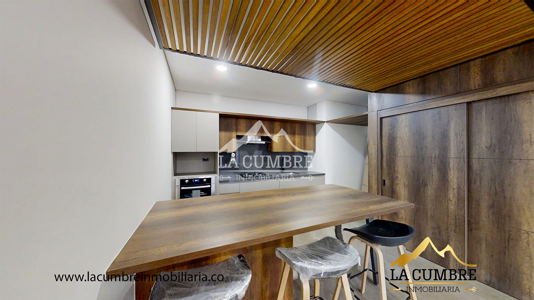 Apartamento en arriendo en Altos Del Poblado, Medellín · foto 6 de 13