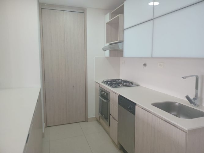 Apartamento de 3 alcobas en arriendo en El Poblado, Medellín, 135 m² · foto 7 de 20