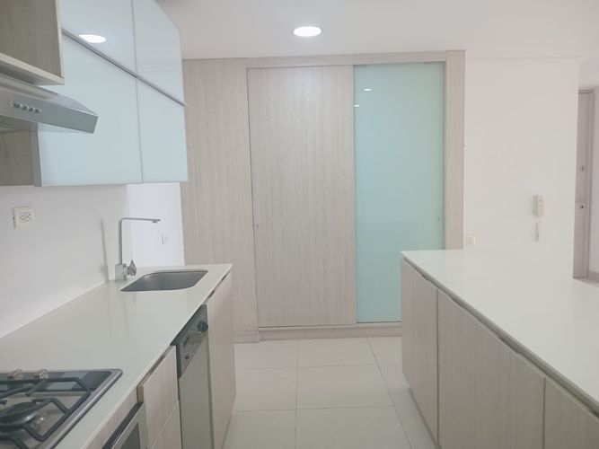 Apartamento de 3 alcobas en arriendo en El Poblado, Medellín, 135 m² · foto 8 de 20