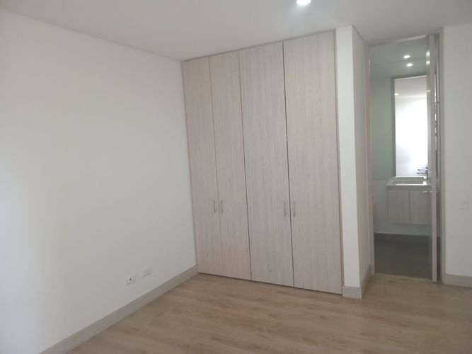 Apartamento de 3 alcobas en arriendo en El Poblado, Medellín, 135 m² · foto 14 de 20